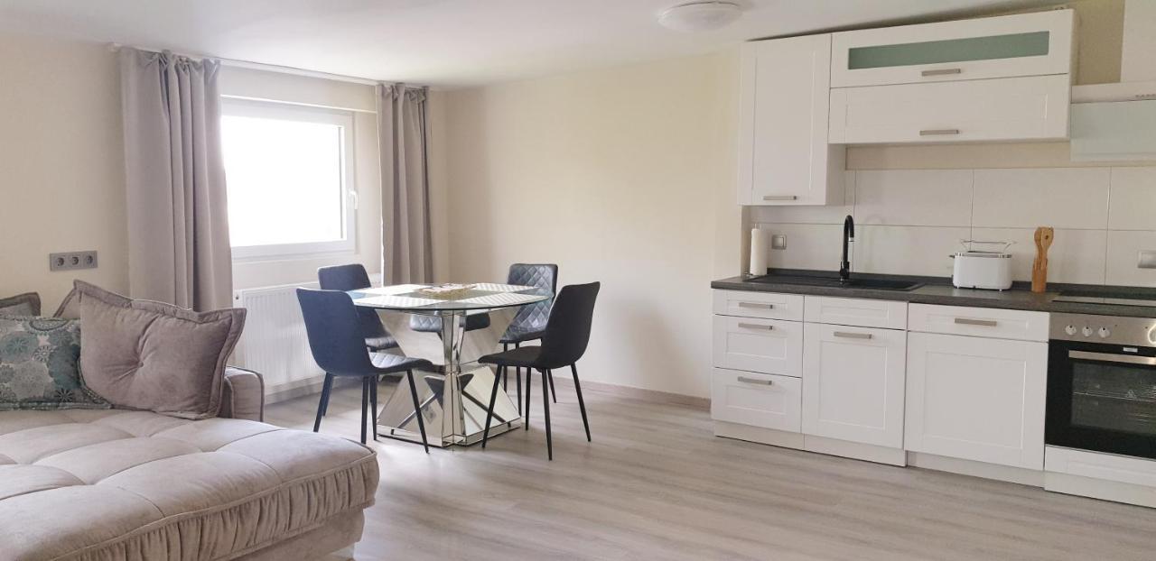 Moderne Zweizimmerwohnung เอสเซน ภายนอก รูปภาพ