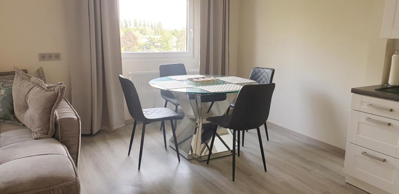 Moderne Zweizimmerwohnung เอสเซน ภายนอก รูปภาพ
