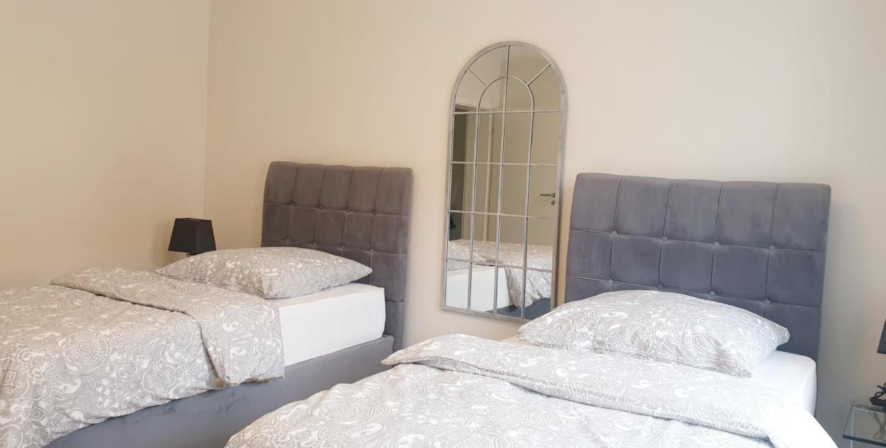 Moderne Zweizimmerwohnung เอสเซน ภายนอก รูปภาพ