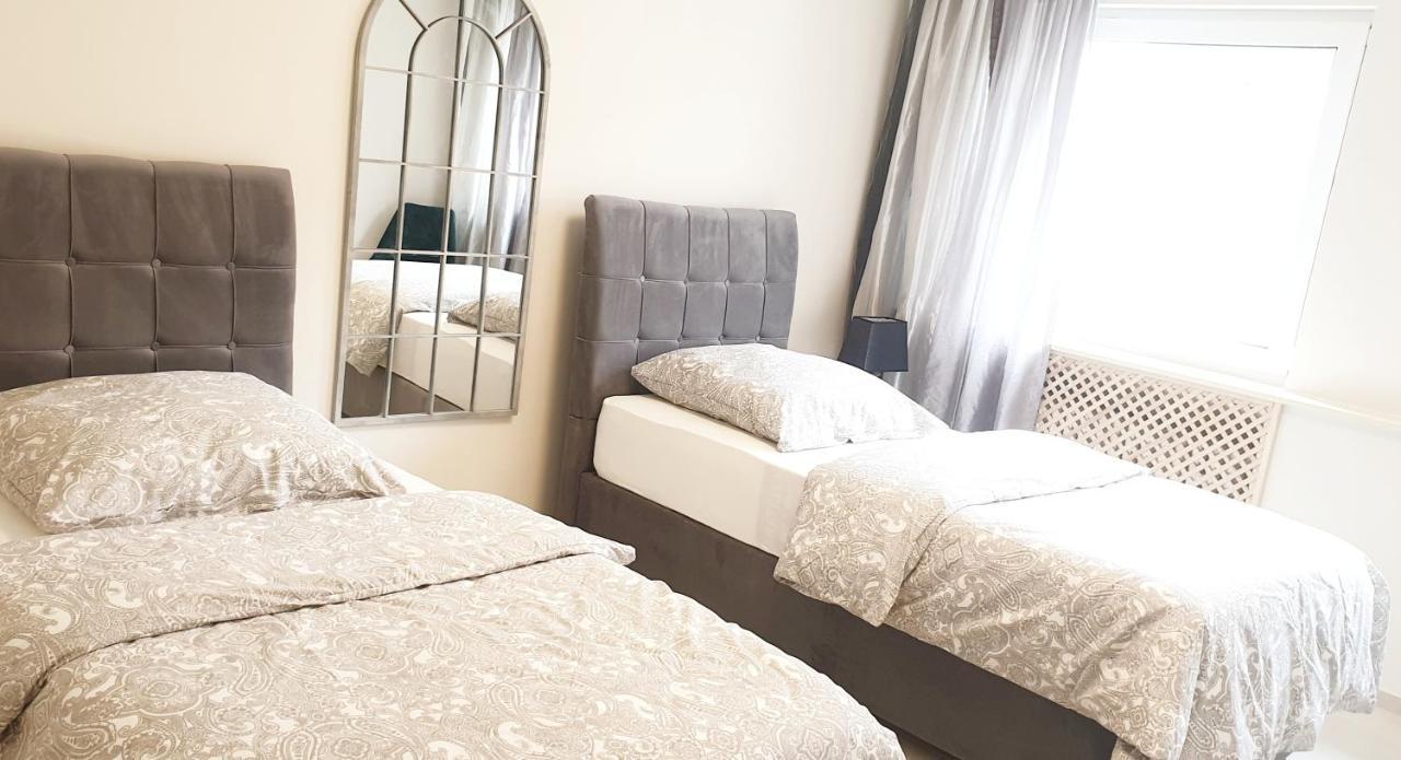 Moderne Zweizimmerwohnung เอสเซน ภายนอก รูปภาพ