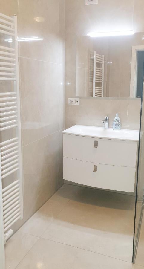Moderne Zweizimmerwohnung เอสเซน ภายนอก รูปภาพ