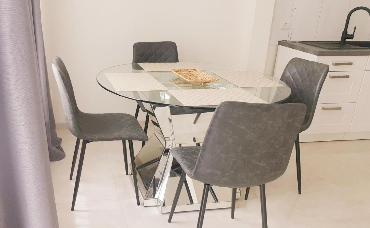 Moderne Zweizimmerwohnung เอสเซน ภายนอก รูปภาพ
