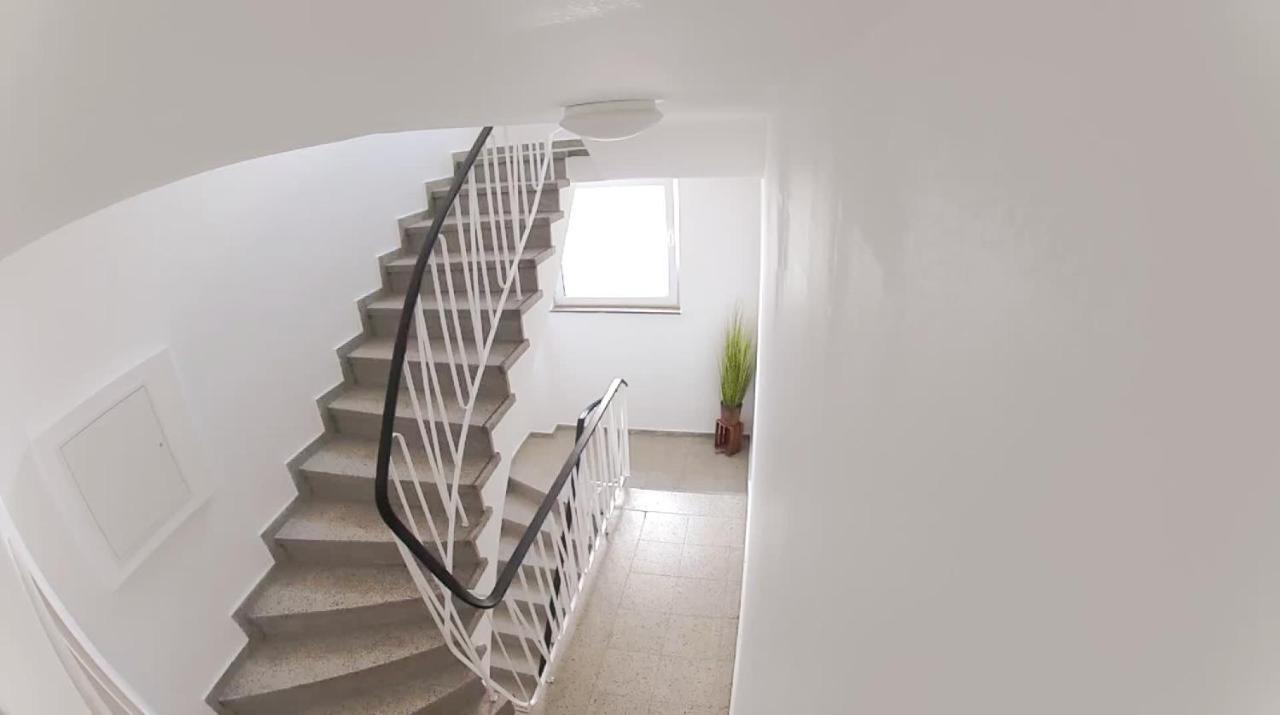 Moderne Zweizimmerwohnung เอสเซน ภายนอก รูปภาพ